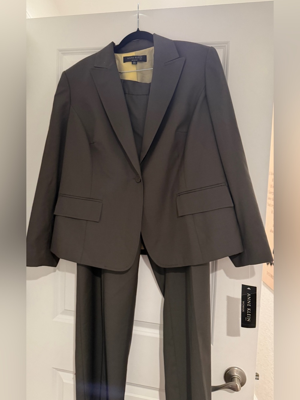 Anne Klein women's green Two-Piece Suit